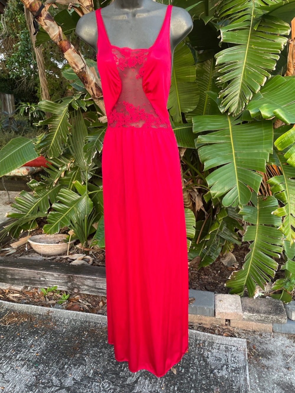 lace trim, vintage slip dress/nightgown